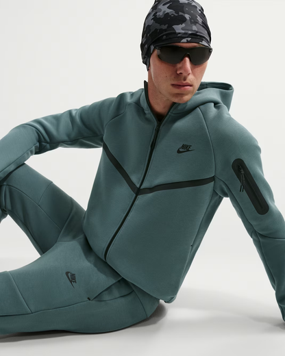 Nike Tech Fleece